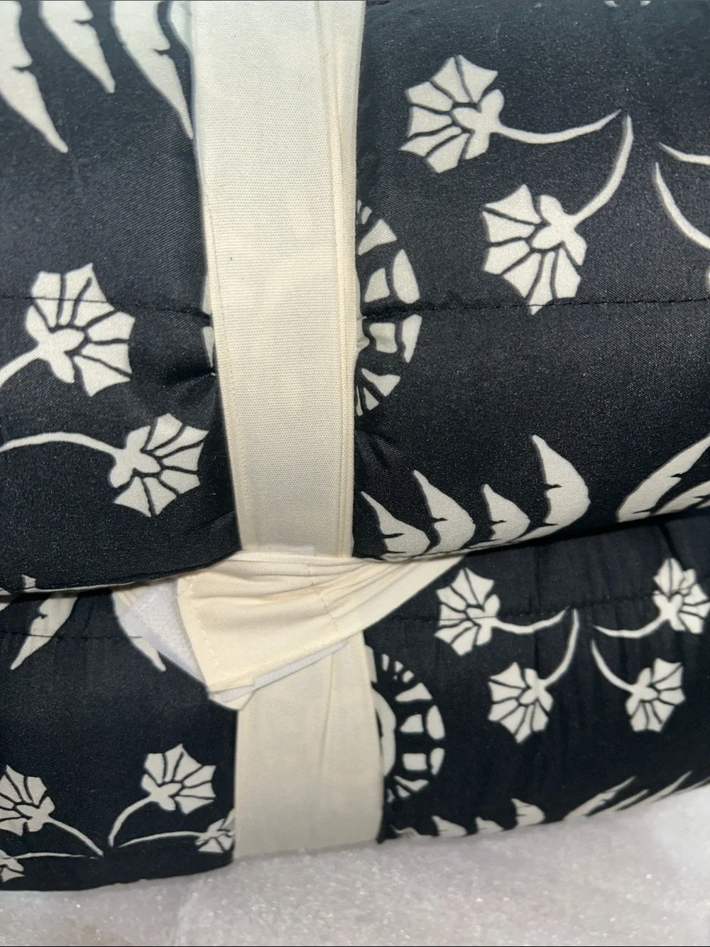 Opalhouse Jungalow F/Q Palm Frond Printed Quilt, 88” x 92” . Price is Firm